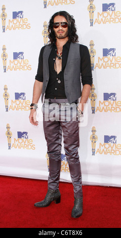 Russell Brand 2010 MTV Movie Awards - Arrivals held at the Gibson Amphitheater at Universal Studios Universal City, California Stock Photo