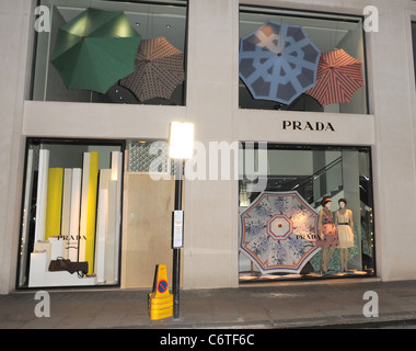 Smash and Grab thieves target the Prada store on Bond Street, around ...