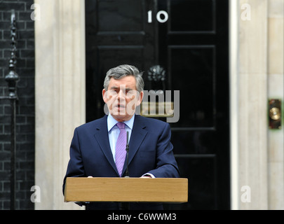 Prime Minister Gordon Brown makes a statement in front of the media at Downing Street. London, England - 07.05.10 Stock Photo