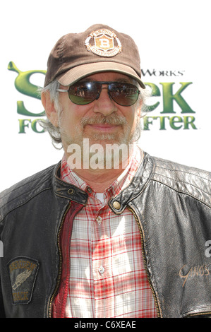 Steven Spielberg, 'Shrek Forever After' Los Angeles Premiere at the Gibson Amphiteatre - Arrivals Universal City, California - Stock Photo