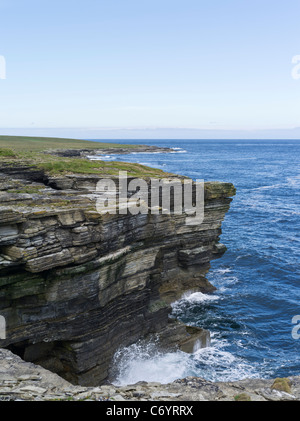 dh Mull Head PAPA WESTRAY ORKNEY Seacliff coast sea waves seacliffs scotland Stock Photo