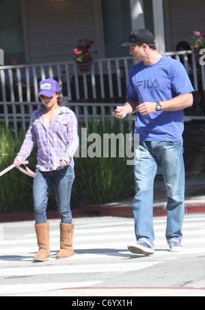 Hayden Panettiere with Ukranian boxing champion Wladimir Klitschko walking their dog after having breakfast at Le Pain and Stock Photo