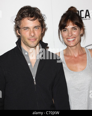 James Marsden and Wife Lisa Linde Todâ€™s Boutique grand opening in Beverly Hills - Arrivals Los Angeles, California - 15.04.10 Stock Photo