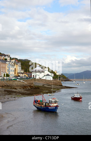 The sea-front t Aberdyfi at the mouth of the estuary of River Dyfi in Gwynedd, Wales. Areas is popular with holiday makers. Stock Photo