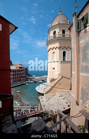 Church Santa Margherita di Antiochia at Vernazza, National park Cinque Terre, Unesco World Heritage site, Liguria di Levante, Italy, Mediterranean sea Stock Photo