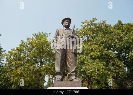 The Lou Costello statue in Paterson, NJ, in Lou Costello Park Stock Photo