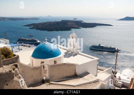 Cruise ships in Caldera below Firostofani, Santorini, Greece Stock Photo