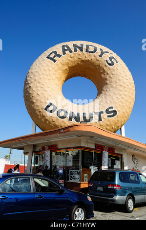 Randys Donut Stand, Inglewood, Los Angeles, California, USA Famous Los Angeles landmark Stock Photo