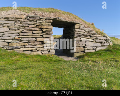 dh Knap of Howar PAPA WESTRAY ORKNEY Bronze age neolithic house entrance settlement uk Stock Photo