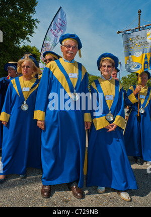 Paris, France, Group Fo-od and Wine Festival, St. Pourcinois, French People in Traditional Dress, elderly celebrating different cultures, seniors grown up Stock Photo