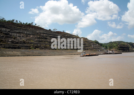 Gaillard Cut or Corte Culebra, the narrowest point of the Panama Canal Stock Photo