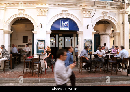 People drinking at Harry's Bar, Boat Quay Singapore Asia Stock Photo