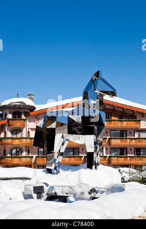 Cheval blanc restaurant hi-res stock photography and images - Alamy