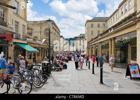 Shops on Stall Street outside the Roman Baths, Bath, Somerset, England, UK Stock Photo