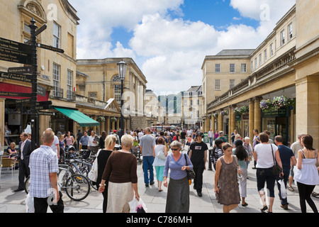 Shops on Stall Street outside the Roman Baths, Bath, Somerset, England, UK Stock Photo