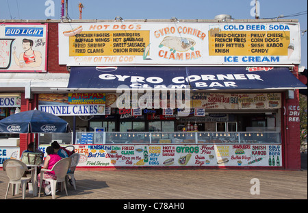 Concession stand on the boardwalk in Coney Island, New York Stock Photo ...