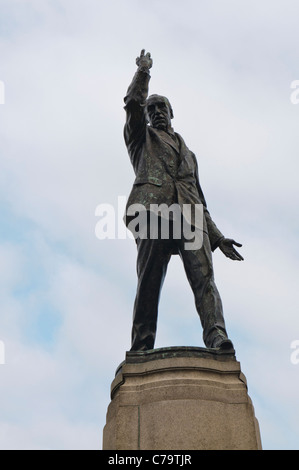 Statue of Sir Edward Carson, Stormont, Belfast Stock Photo: 29589486 ...