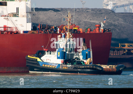 Tug boat in the port of Rotterdam, Holland Stock Photo