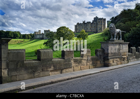 Alnwick castle from the Lion Bridge Stock Photo