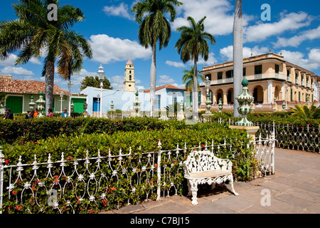 Benches in the garden of Plaza Mayor, Trinidad, Sancti Spiritus, Cuba Stock Photo
