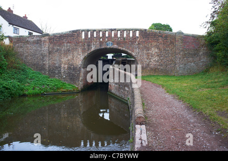 Awbridfe Lock Awbridge Lock Wombourne Staffordshire West Midlands UK Stock Photo - Alamy