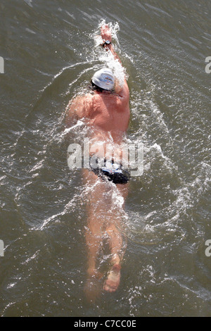 David Walliams swimming at the start of his 140 mile swim of the river Thames in aid of Sport Relief. Stock Photo