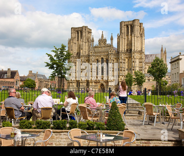 Terrace of the Swan Hotel in Wells Somerset enjoying a fine view of the cathedral Stock Photo