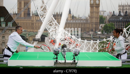 Gary Lineker challenges Xperia Hot Shot Heather Watson to a game of Sony Ericsson's Tennis in the Sky on a specially constructed Stock Photo