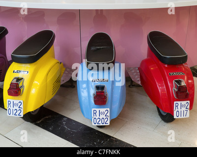 Westfield shopping centre, Shepherd's Bush London- cute ice cream parlour Stock Photo