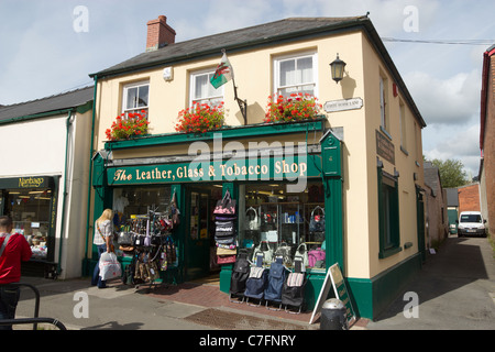 Tobacco shop uk hi-res stock photography and images