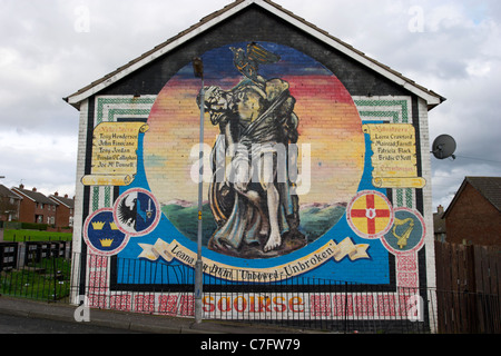 lenadoon saoirse freedom republican memorial cuchulainn wall mural painting west belfast northern ireland Stock Photo