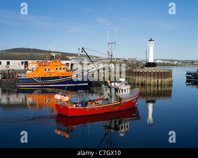 dh Kirkwall harbour creel boat KIRKWALL ORKNEY Red fishing crab boats leaving quay Scotland uk