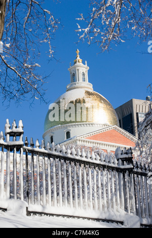 Snow covered fence in front of a government building, Massachusetts State Capitol, Beacon Hill, Boston, Massachusetts, USA Stock Photo