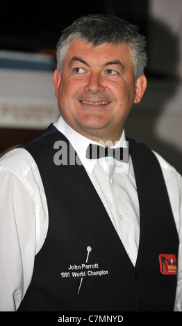 UK, John Parrott, professional, and former World Champion, snooker player and TV personality playing a set of exhibition games Stock Photo