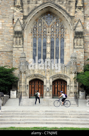 Yale University Sterling Memorial Library, designed by James Gamble Rogers and completed in 1931.  New Haven, CT. Stock Photo