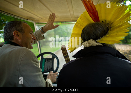 Indian Chief Raoni at Cheverny, Raoni and the Marquis de Vibraye Stock Photo