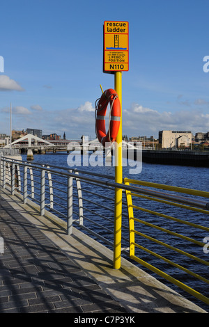 Rescue point identity post used by emergency services on the river Clyde, Scotland Stock Photo