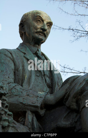 The bronze statue of the Dorset writer Thomas Hardy, located in Dorchester, his beloved home town. Created by Eric Kennington RA. England, UK. Stock Photo