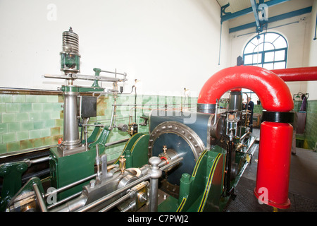 The steam engine, Peace ,at Queens Mill in Burnley. The steam engine was built over 100 years ago and is still powering the mill Stock Photo