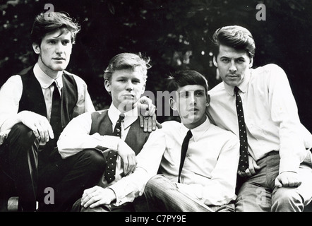 THE SEARCHERS UK pop group in 1964. From left: Chris Curtis, Tony Stock ...