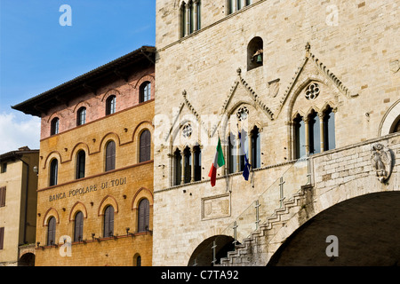 Italy, Umbria, Todi, Piazza del Popolo, detail Palace Stock Photo