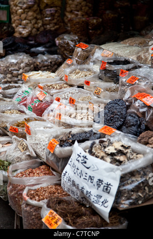 Traditional Chinese Medicine Market in Qing Ping Road, Guangzhou, China Stock Photo
