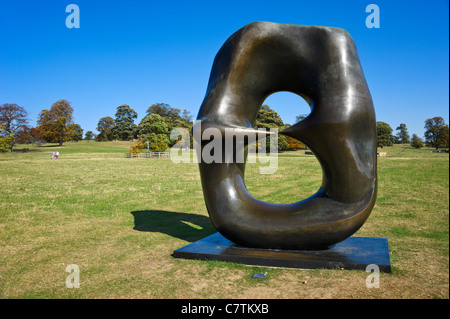 Henry Moore's 'Oval With Points' in the Yorkshire Sculpture Park, Wakefield, West Yorkshire, England, UK Stock Photo