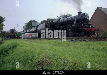 Stanier Black 5 No.45379 leaving Alton Station -1 Stock Photo