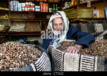 Yemen, Sanaa, greengrocer in souk Stock Photo