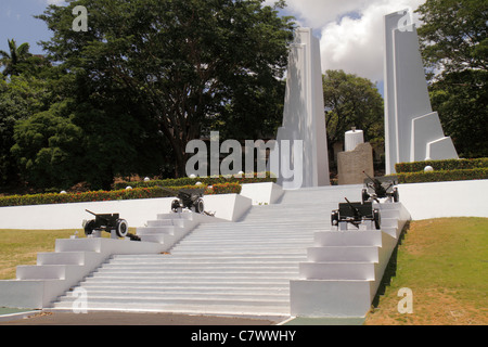 Managua Nicaragua,Loma de Tiscapa,national historic park,Parque historico,La Sombra de Sandino,Monument to the Unknown Soldier,stairs,artillery gun,hi Stock Photo
