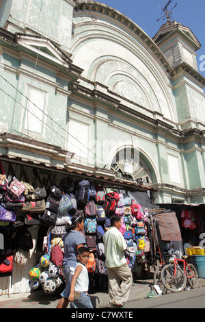 Nicaragua,Granada,Calle Atravesada,shopping shoppers shop shops market buying selling,store stores business businesses,market,building,outside exterio Stock Photo