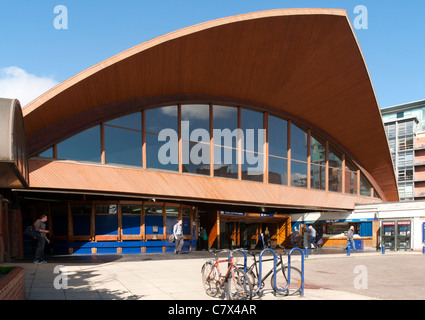 Oxford Road railway station, Manchester, England, UK.  W.R Headley, Max Glendinning, 1960.   Grade 2 listed. Stock Photo