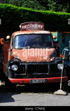 An old classic recovery vehicle at Scripps garage, Goathland. Stock Photo