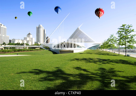 Hot Air Balloons above the Art Museum in the William O'Donnell Park Milwaukee Wisconsin WI Stock Photo